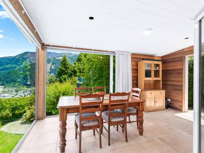 25B Vancouver Drive, Queenstown Hill
