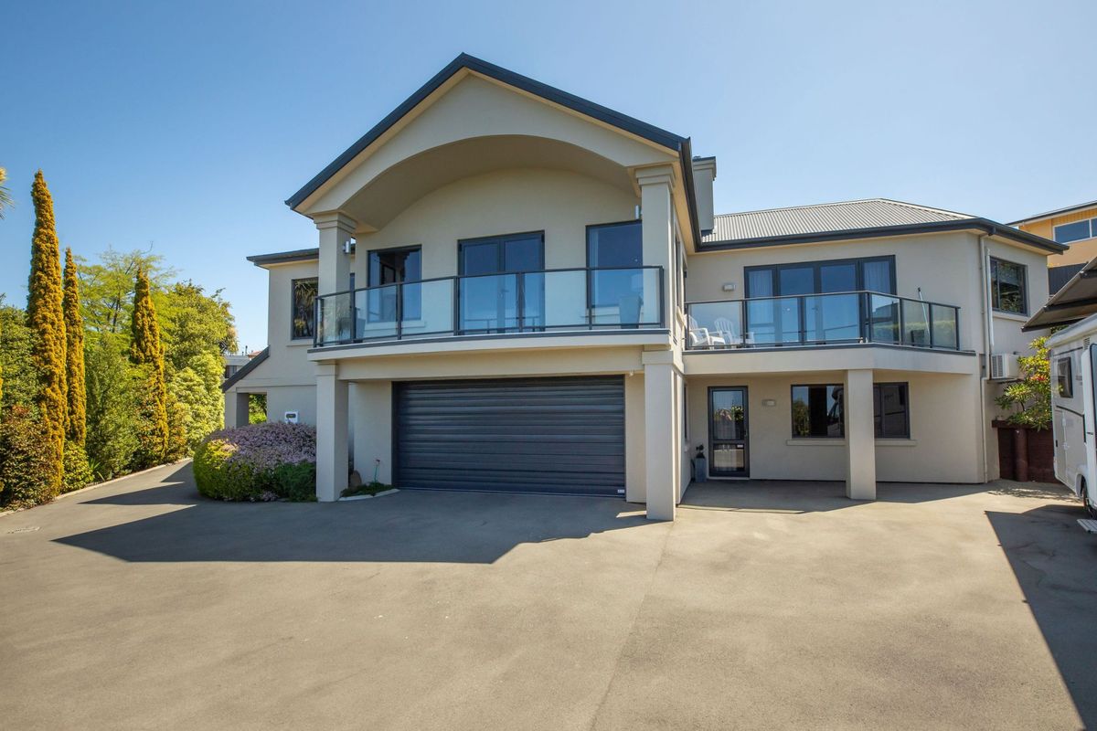 Designed for Living, Built for Entertaining - Mehr