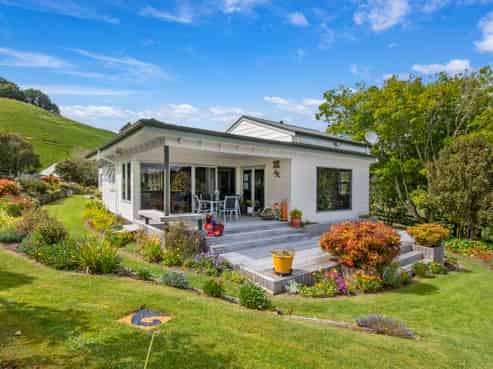 1366 Hukerenui Road, Hukerenui and Surrounds