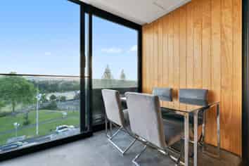 301/1 Buscomb Avenue, Henderson
