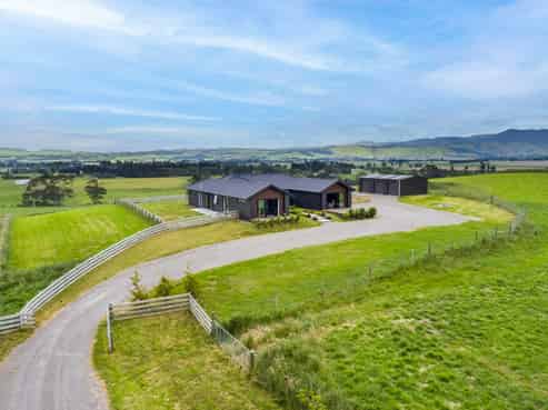 59 Charles Robert Drive, Featherston