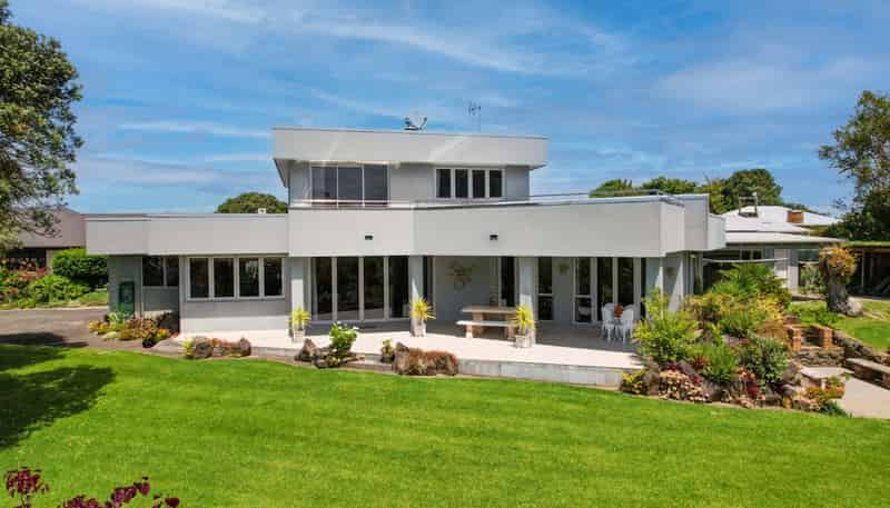 19 F Lowry Road, Kaiaua