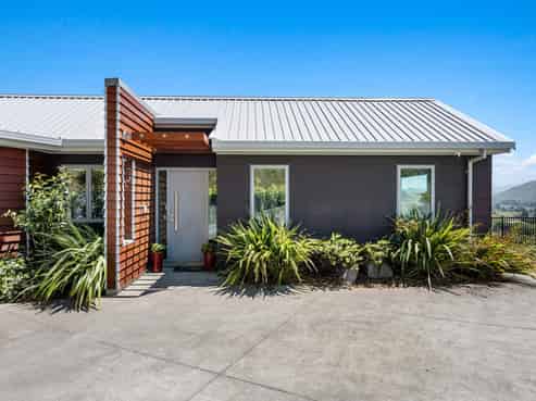 19 Esk View Road, Esk Hills Estate, Bay View