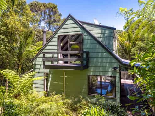 24 Victoria Road South, Onetangi