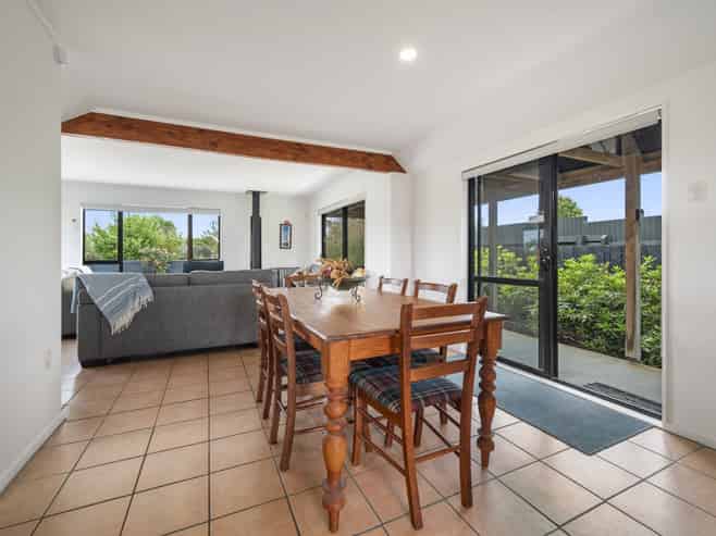 8/889 State Highway One, Waitahanui