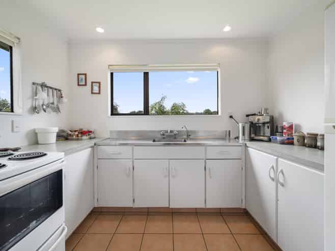 8/889 State Highway One, Waitahanui