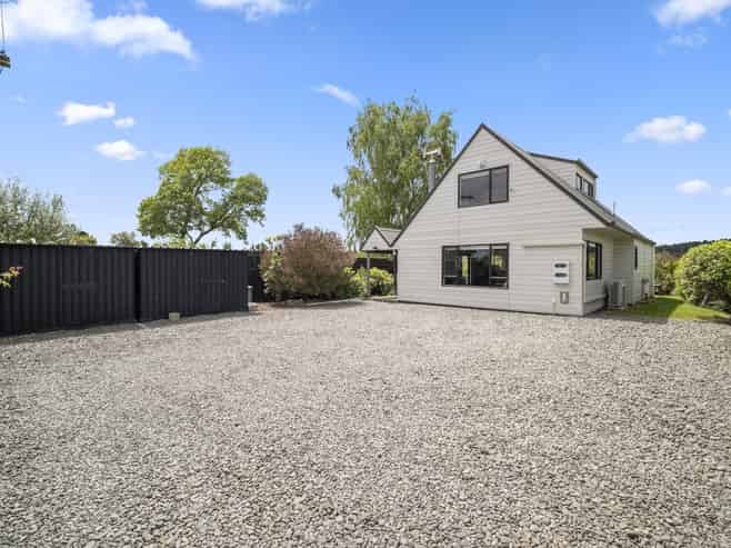 8/889 State Highway One, Waitahanui