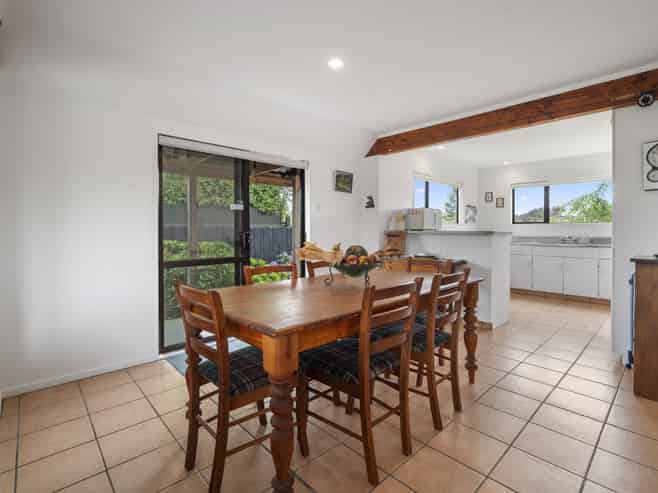 8/889 State Highway One, Waitahanui