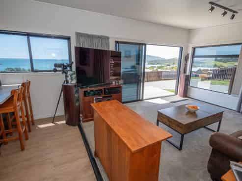 6 Oden Hill, Coopers Beach
