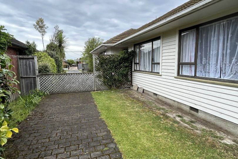Three bedroom home in Bryndwr - Widok 5