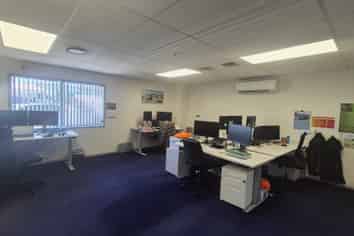 Bright spacious office opportunity