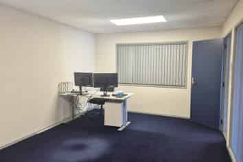 Bright spacious office opportunity