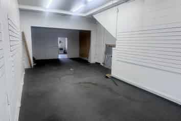 AFFORDABLE RETAIL ON THE MALL
