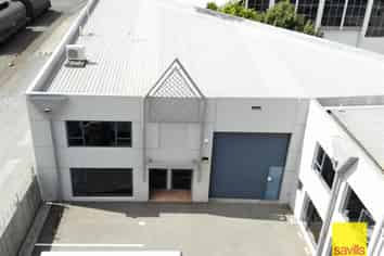 Conveniently located Office and warehouse
