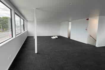 CHRISTMAS CRACKER DEAL - 741M²
