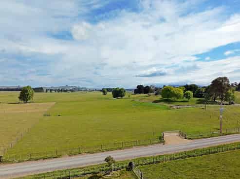 96 Farm Road, Waipukurau