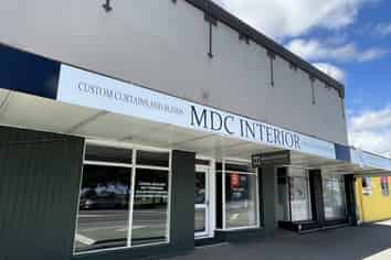 Versatile retail/office on Oxford Street