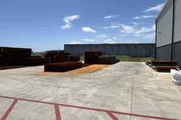 Standout warehouse for sublease