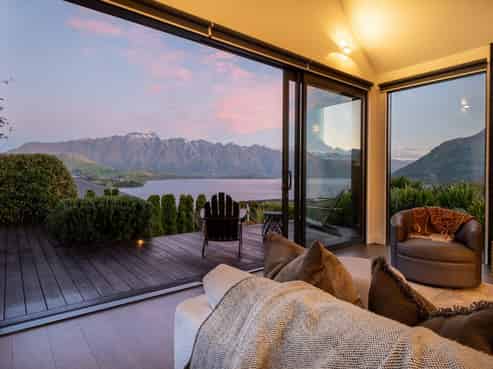 1 Whitbourn Place, Fernhill/Sunshine Bay