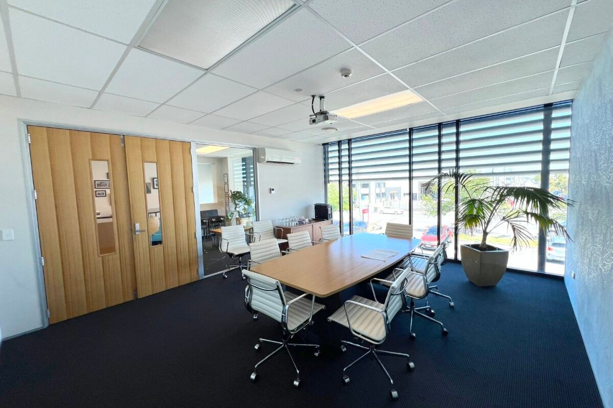 Modern Montreal Office with Fitout - Aanzicht 2