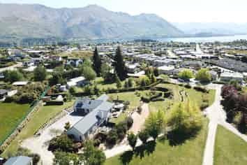 2 Orion Place, Wanaka