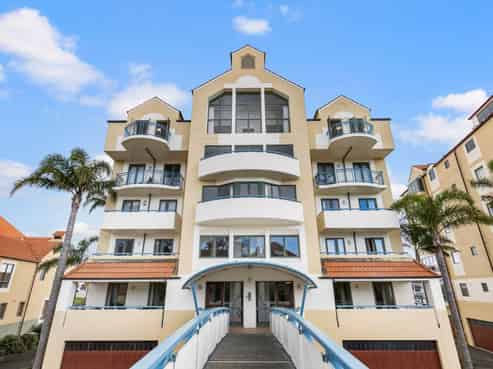 58-68 Harbour Village Drive, Gulf Harbour