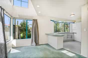 2/31 McClintock Street, Whau Valley