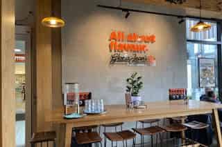 WELL KNOWN BRAND, HEALTH-Y PROFIT, NEAR NEW SET UP