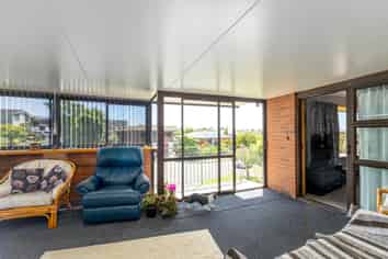 30 Stirling Place, Marchwiel