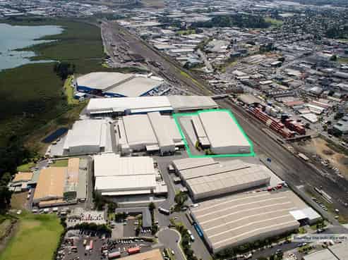 CBRE | 10,000sqm A-Grade Warehouse