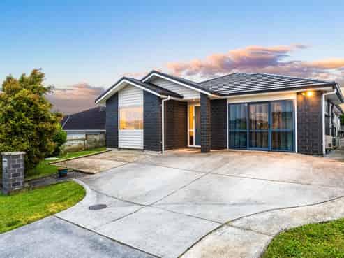 5 Floyd Road, Riverhead