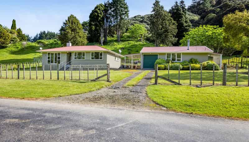 48A-B Whangamomona Road, Whangamomona