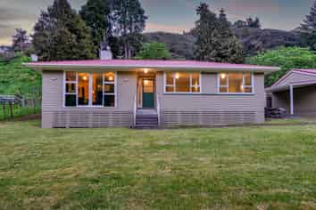 48A-B Whangamomona Road, Whangamomona