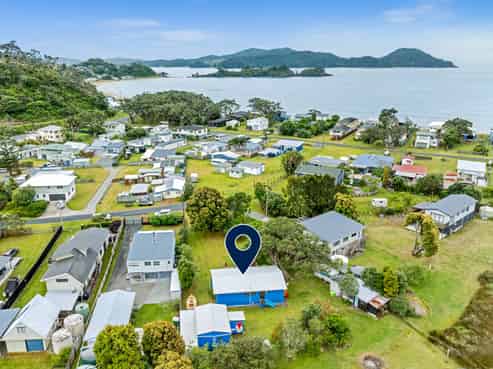 10 Omutu Street, Oakura Coast