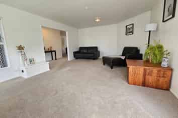 63A Beach Road, Pahurehure