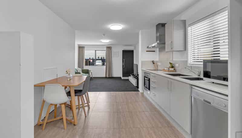 8/116 Stanmore Road, Linwood