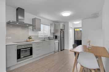 8/116 Stanmore Road, Linwood