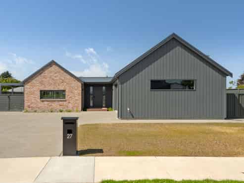 27 Sir Bob Charles Drive, Upper Plain