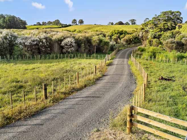 640(A,B,C) Waiuku Road, Puni