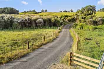 640B Waiuku Road, Puni
