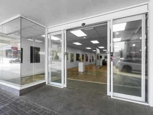Compact west end retail