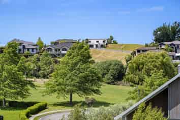 22 Pine Hill Rise, Fairhall