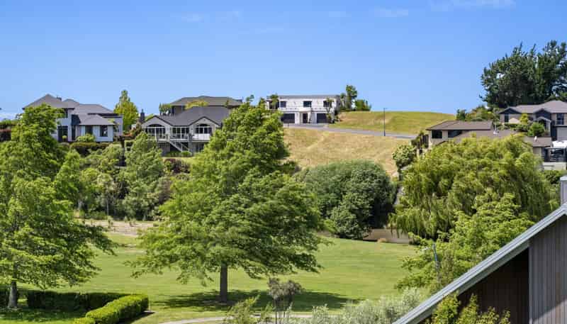 22 Pine Hill Rise, Fairhall