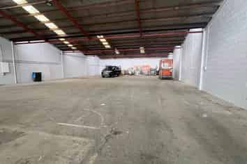 MT ROSKILL INDUSTRIAL - 892M²
