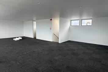 MT ROSKILL INDUSTRIAL - 892M²
