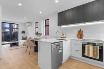 2/5 Donald Place, Merivale