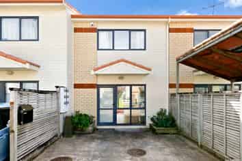 17/3 Ambrico Place, New Lynn