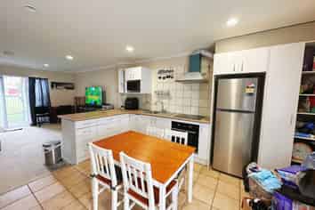 17/3 Ambrico Place, New Lynn