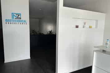 Fantastic Retail/Office Opportunity