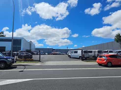 CBRE | 3,366sqm Henderson Yard